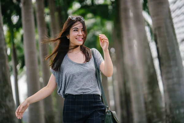 Retrato Moda Atractiva Joven Mujer Asiática Posando —  Fotos de Stock