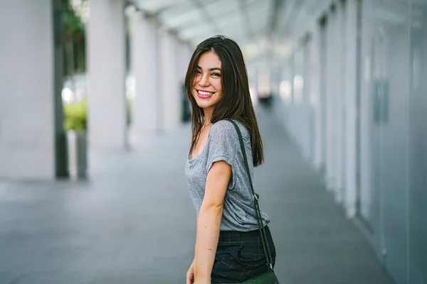 Retrato Moda Atraente Jovem Mulher Asiática Posando — Fotografia de Stock