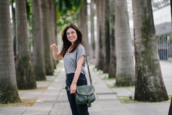 Retrato Moda Atraente Jovem Mulher Asiática Posando — Fotografia de Stock