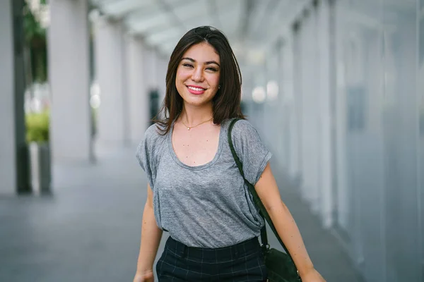 Retrato Moda Atractiva Joven Mujer Asiática Posando —  Fotos de Stock