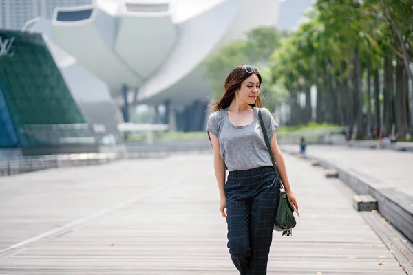 Retrato Moda Atractiva Joven Mujer Asiática Posando — Foto de Stock