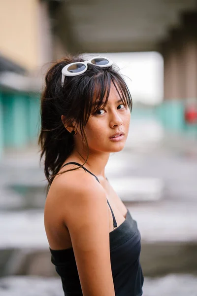 Retrato Atractivo Joven Asiático Mujer Posando —  Fotos de Stock