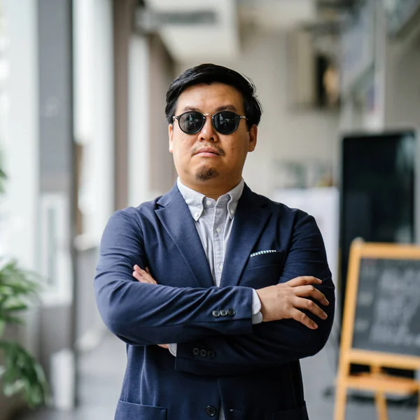 Retrato Hombre Asiático Chino Mediana Edad Singapurense Posición Informal Inteligente — Foto de Stock
