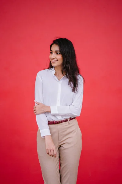 Estudio Del Retrato Una Bella Joven Atractiva Mujer India Asiática — Foto de Stock