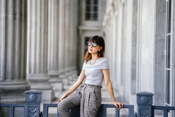 Elegante Attraente Donna Asiatica Cinese Lei Elegantemente Vestita Attraente Bella — Foto Stock