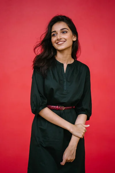 Retrato Estudio Una Hermosa Joven Atractiva Mujer India Asiática Sobre —  Fotos de Stock