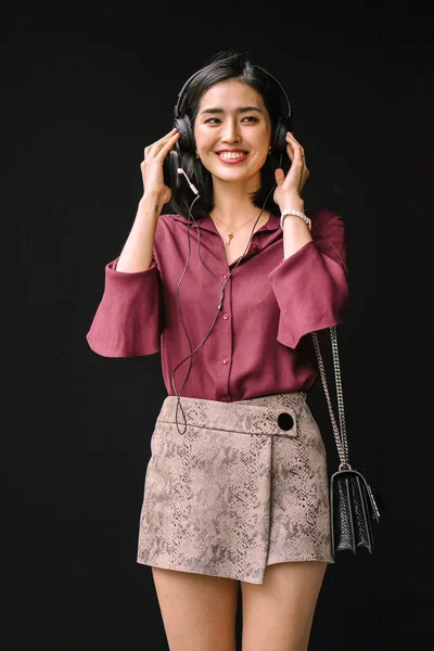 Πορτρέτο Του Ένα Νεαρό Κορέας Γυναίκα Της Ασίας Χαμογελώντας Ευτυχώς — Φωτογραφία Αρχείου