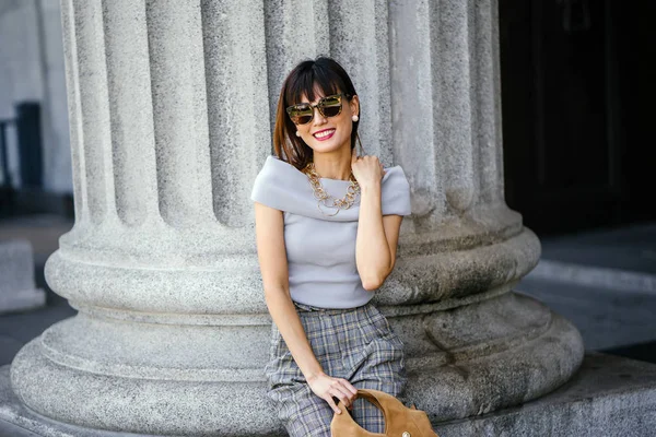 Mujer China Asiática Elegante Atractiva Ella Está Elegantemente Vestida Atractiva —  Fotos de Stock