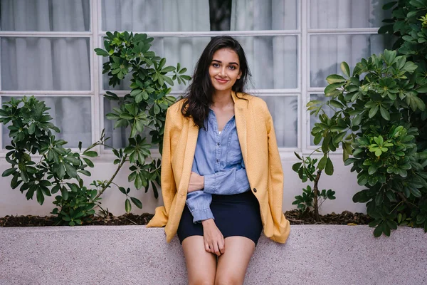 Mujer Asiática India Moda Elegante Joven Con Atuendo Retro Ella — Foto de Stock