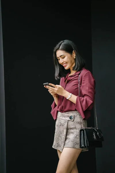 Young Korean Asian Woman Holding Smartphone — Stock Photo, Image