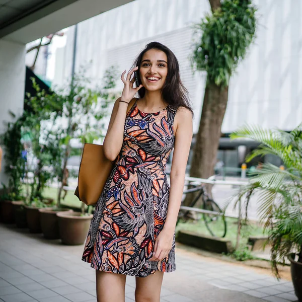 Retrato Moda Una Hermosa Joven Delgada Chica Asiática India Pose — Foto de Stock