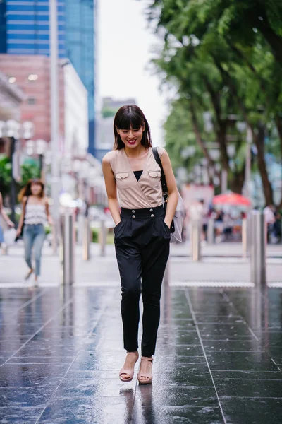 Joven Mujer Asiática China Pie Fuera Centro Comercial Asia Con —  Fotos de Stock