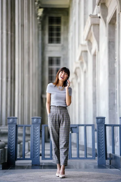 Mulher Chinesa Asiática Elegante Atraente Ela Está Elegantemente Vestida Atraente — Fotografia de Stock