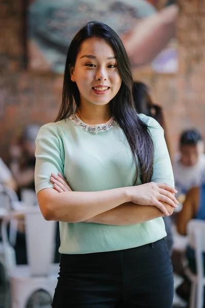 Retrato Una Joven Sexy Glamorosa Mujer Asiática Durante Día Lleva —  Fotos de Stock