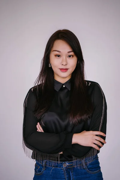 Çinli Genç Bir Asyalı Kadının Portresi — Stok fotoğraf