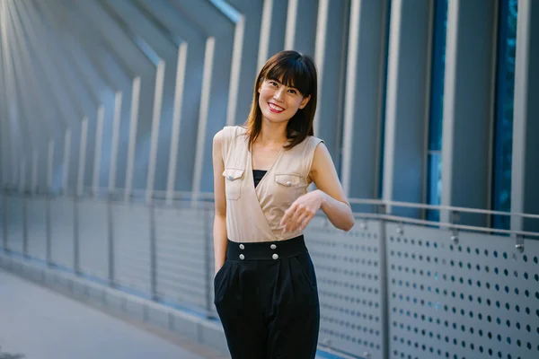 Joven Mujer Asiática China Pie Fuera Centro Comercial Asia Con — Foto de Stock