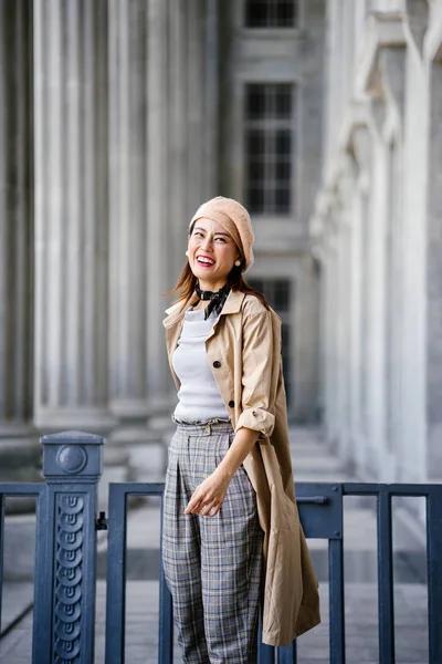 Mujer China Asiática Elegante Atractiva Ella Está Elegantemente Vestida Atractiva —  Fotos de Stock