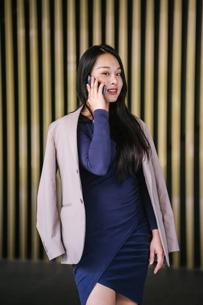 Retrato Una Joven Hermosa Mujer China Asiática Elegante Elegante Vestido — Foto de Stock