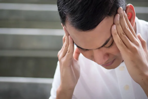 Besorgter Mann Mit Kopfschmerzen Kranker Gestresster Mann Mit Kopfschmerzen Depressionen — Stockfoto