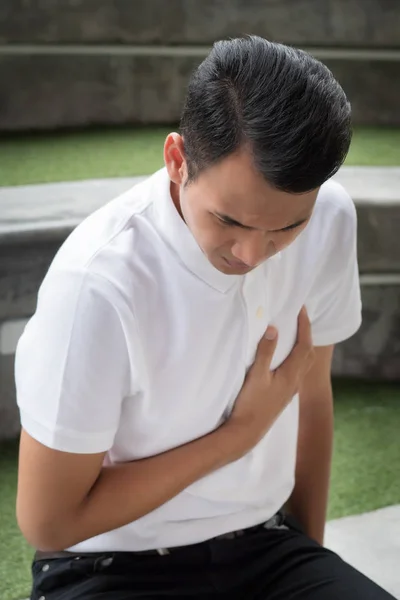 Homem Com Ataque Cardíaco Doente Asiático Homem Sofrendo Ataque Cardíaco — Fotografia de Stock