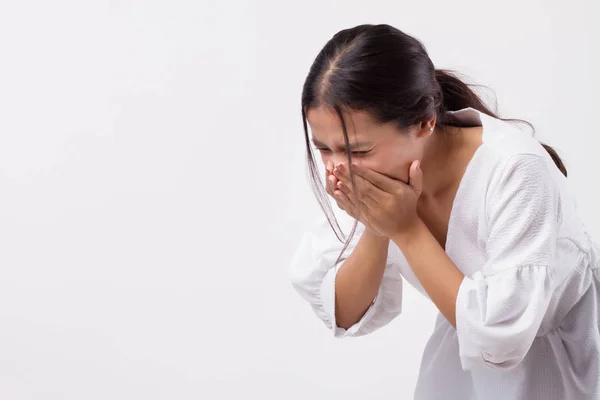 Wanita Bersin Sakit Dengan Sakit Tenggorokan Dingin Flu — Stok Foto