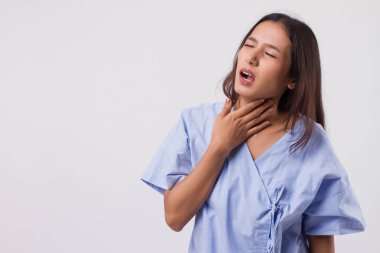 hasta kadın boğaz acı