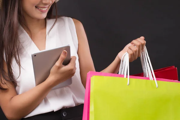 Shopping Donna Con Tablet Computer Shopping Online — Foto Stock
