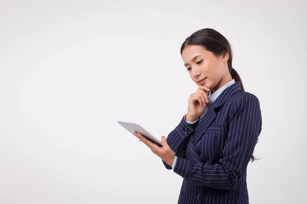 Pensare Pianificazione Donna Affari Con Tablet Computer — Foto Stock