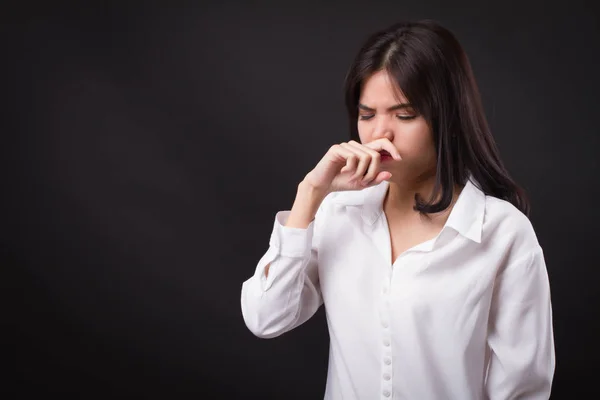 Mujer Coger Resfriado Secreción Nasal — Foto de Stock