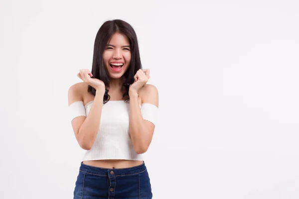 Wyrażenie Podekscytowany Szczęśliwą Kobietą Zdziwiony Zaskoczony Asian Kobieta Koncepcja Białym — Zdjęcie stockowe