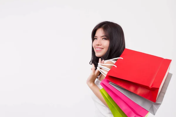 Alışveriş Mutlu Gülümseyen Kız Heyecanlı Alışveriş Çantası Izole Tutan Kadın — Stok fotoğraf