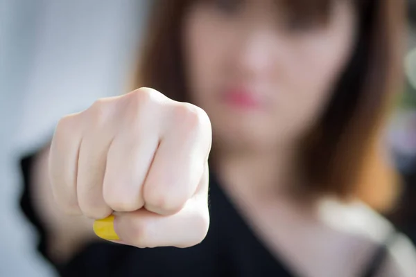 Angry Aggressive Woman Punching Her Fist Angry Upset Frustrated Aggressive — Stock Photo, Image
