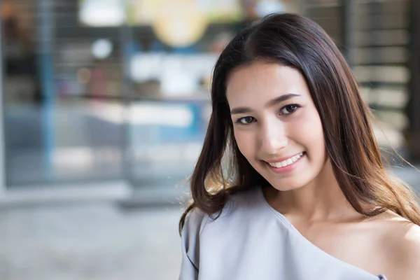 Glücklich Freudiges Mädchengesicht Fröhlich Lächelnd Frauenporträt Positiv Entspannt Glücklich Asiatische — Stockfoto