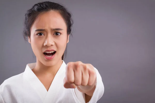 Vrouw Vechter Portret Aziatische Vrouw Beoefenen Martial Arts Mixed Martial — Stockfoto