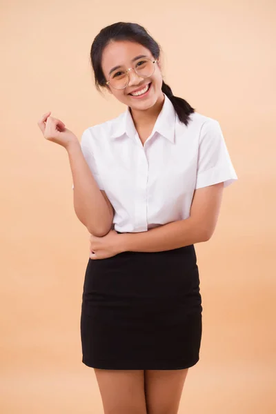 Asiatiska Thailändska Kvinna Högskolestudent Uniform Porträtt Glada Leende Asiatiska Thailändska — Stockfoto