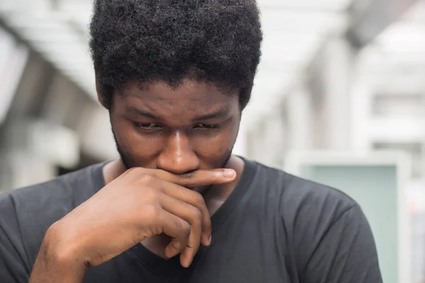 Hombre Enfermo Con Secreción Nasal Retrato Hombre Africano Enfermo Hombre — Foto de Stock