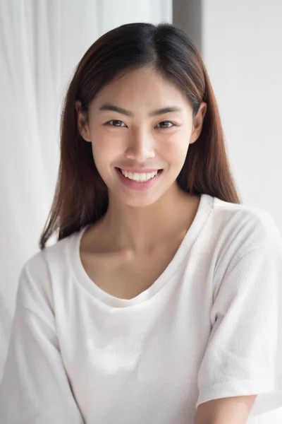 Happy Smiling Girl Portrait Positive Relaxed Happy Smiling Asian Woman — Stock Photo, Image