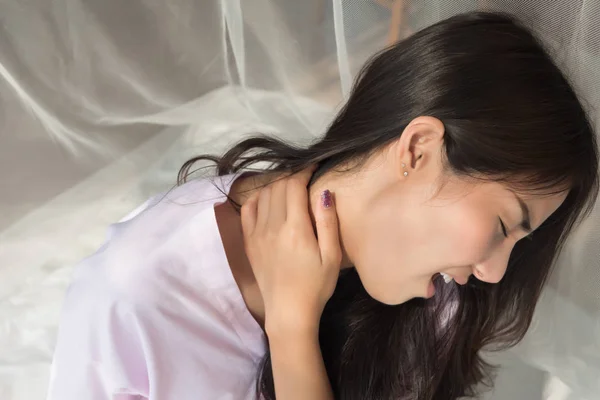 Woman Shoulder Neck Pain Portrait Asian Woman Suffering Stiff Shoulder — Stock Photo, Image