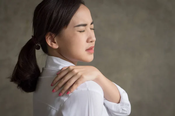 Vrouw Met Schouder Nekpijn Portret Van Aziatische Vrouw Die Lijdt — Stockfoto