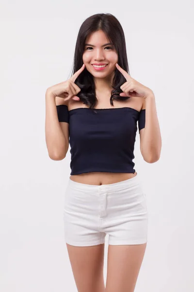 Dostça Kız Suratla Genç Yetişkin Güzel Kız Asyalı Kadın Modeli — Stok fotoğraf