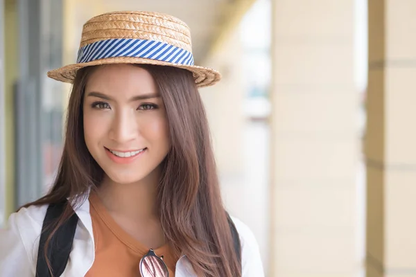 Happy Asian Chinese Traveler Smiling Portrait Chinese Asian Tourist Hat — Stock Photo, Image