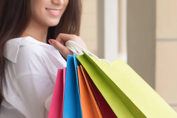 Shopping Ragazza Asiatica Ritratto Uscita Sorpreso Felice Donna Sorridente Shopper — Foto Stock