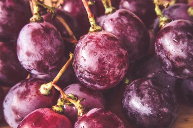 filtre etkisi retro vintage tarzı ile ahşap üzerine üzüm