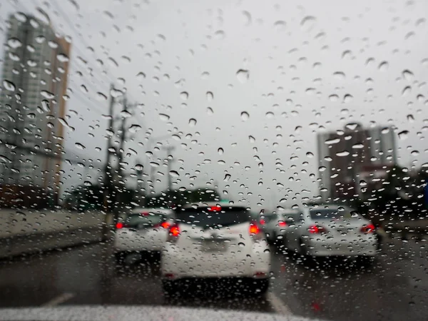 Engarrafamento Dia Chuvoso Com Gotas Chuva Óculos Carro — Fotografia de Stock