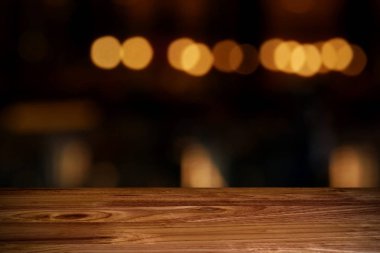 arka plan bulanıklık ile en iyi ahşap masa