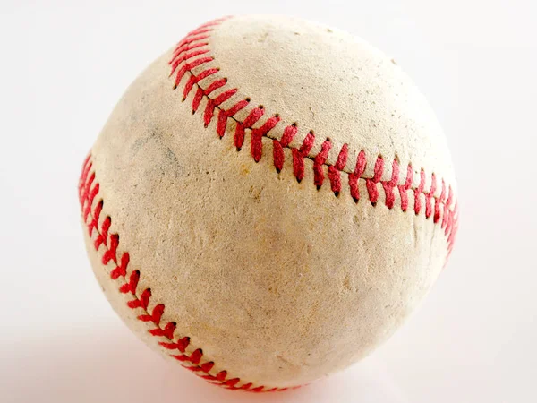 Sport Uitrusting Oude Honkbal Witte Achtergrond — Stockfoto