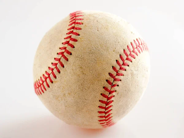 Sport Uitrusting Oude Honkbal Witte Achtergrond — Stockfoto