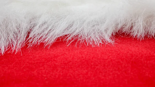 Sfondo di Natale in tessuto rosso e bianco, panno rosso e morbido wh — Foto Stock