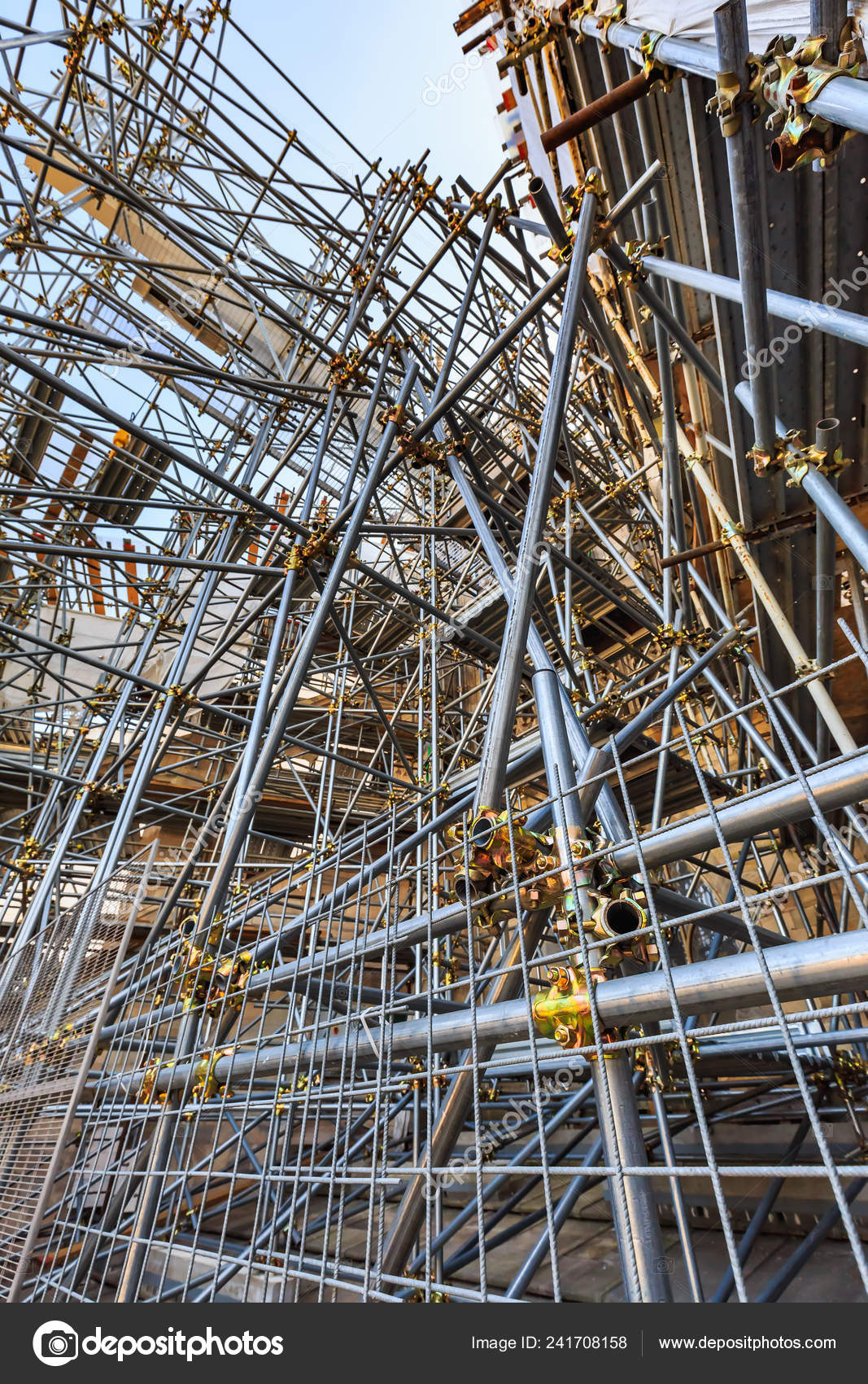 Scaffolding Steel Pipes Structure Using Scaffold Clamps Fix Them Firmly