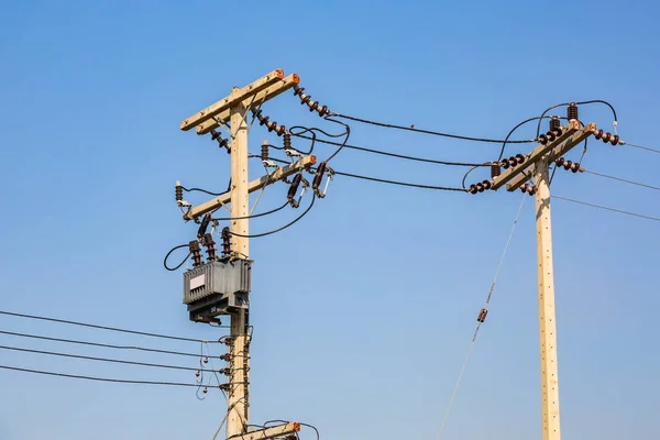 Elektrische Energie Overdracht Aan Eindgebruikers Distributie Transformator Betonnen Paal Hoge — Stockfoto